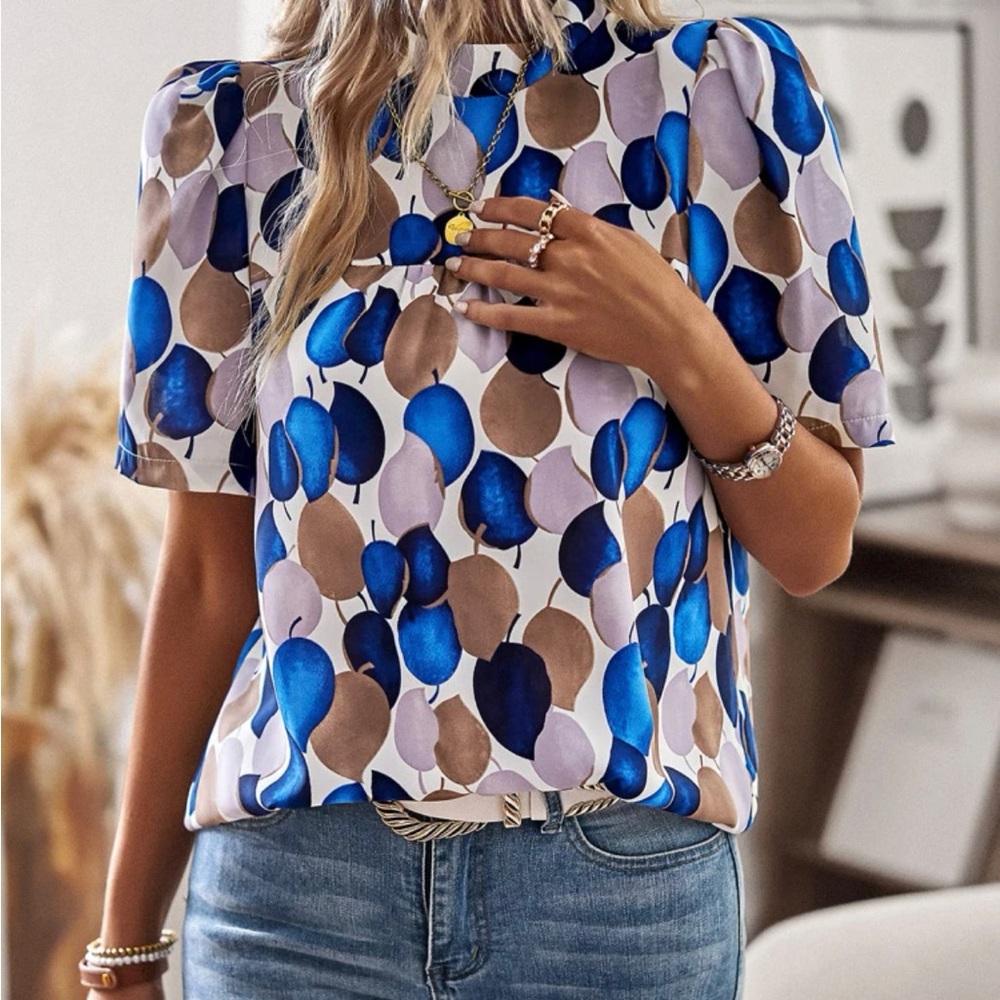 PRE-OWNED WOMEN'S ALLOVER PRINT PUFF SLEEVE BLOUSE- SMALL